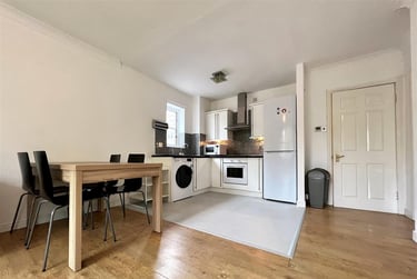 3 bed flat, Sloane Court, Sandyford, Newcastle, NE24PF - Image 1